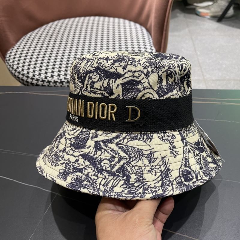 CHRISTIAN DIOR